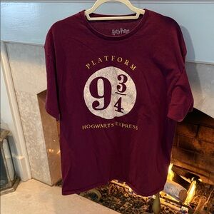 Warner Bros. Maroon Harry Potter Platform 9 3/4 T-Shirt